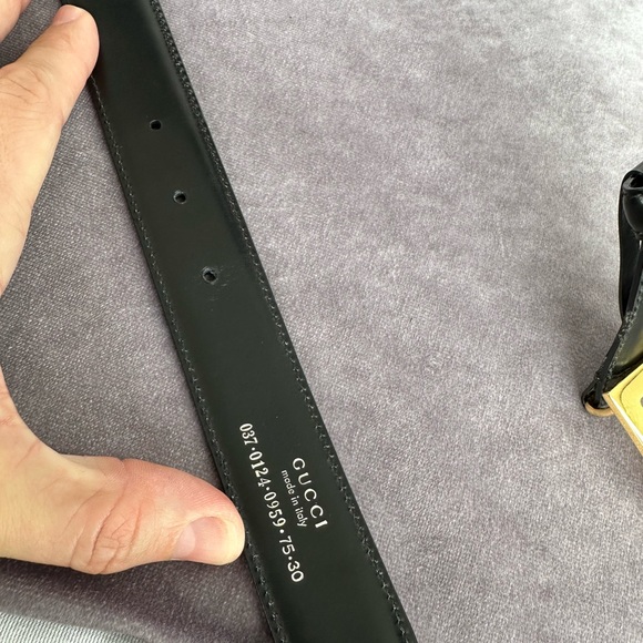 Gucci Vintage G Black Shiny Leather Goldtone Belt 037-0124 75/30. It is 100% aut - Picture 11 of 12